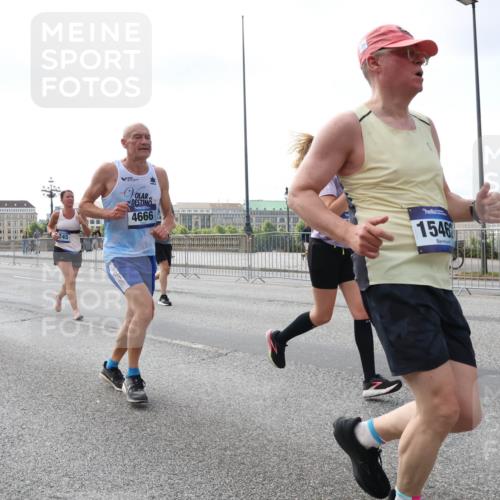 29.06.2025 - hella hamburg halbmarathon Lena Gebhardt http://msf.ph/oto/8425944 29.06.2025 10:06:30 Lombardsbrücke 18577, 18575, 245, 4666, 1546, 1245, 1766, 3062, 4542, 4666, 4868, 5431, 5807, 5951, 6314, 6664, 7138, 8290, 8316, 9361, 9560, 10214, 10297, 10736, 10781, 10886, 12371, 13042, 13054, 13475, 13481, 13863, 14369, 14607, 14987, 15113, 15145, 15229, 15377, 15462, 15537, 15772, 15858, 16692, 16933, 17059, 17239, 17746, 18042, 18381, 18575, 18577, 18652, 18768, 18828, 18910, 18913, 18966 meine-sportfotos.de