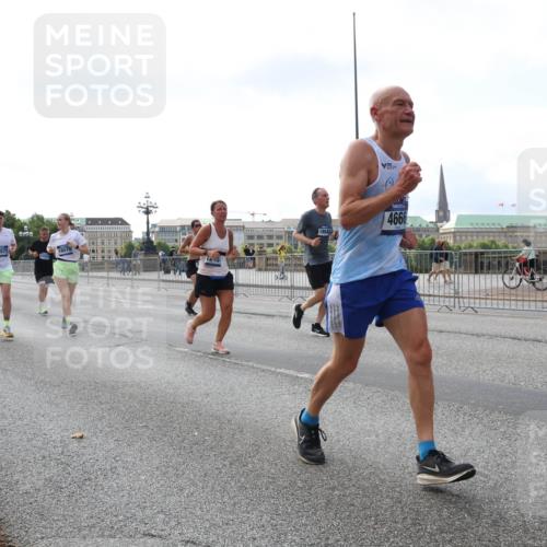 29.06.2025 - hella hamburg halbmarathon Lena Gebhardt http://msf.ph/oto/8425977 29.06.2025 10:06:31 Lombardsbrücke 18577, 18910, 18575, 18042, 0, 4666, 1245, 1766, 4542, 4666, 4868, 5431, 5807, 5951, 6314, 6664, 7138, 8290, 8316, 9361, 9560, 10214, 10297, 10736, 10781, 10886, 12371, 13054, 13475, 13481, 13863, 14369, 14607, 14987, 15113, 15145, 15229, 15377, 15462, 15537, 15772, 15858, 16692, 16933, 17059, 17239, 17746, 18042, 18381, 18575, 18577, 18652, 18768, 18828, 18910, 18913, 18966 meine-sportfotos.de