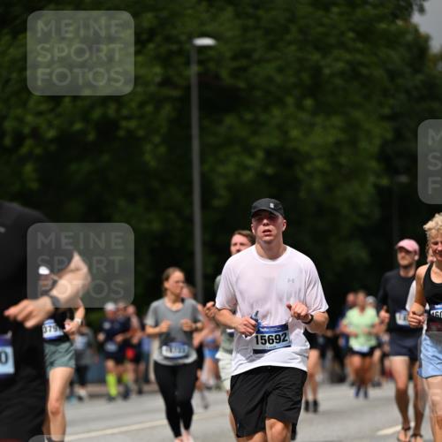 29.06.2025 - hella hamburg halbmarathon Dr. Thomas Lammeyer http://msf.ph/oto/8426057 29.06.2025 10:50:16 Kennedybrücke 1060, 1085, 1421, 1426, 1465, 1854, 2217, 2657, 2664, 2954, 2965, 3357, 3377, 3879, 4099, 4102, 4119, 4223, 4224, 4820, 5108, 5703, 5914, 6393, 6763, 6788, 6980, 7303, 7530, 7983, 8272, 8594, 10812, 11119, 11332, 11393 meine-sportfotos.de