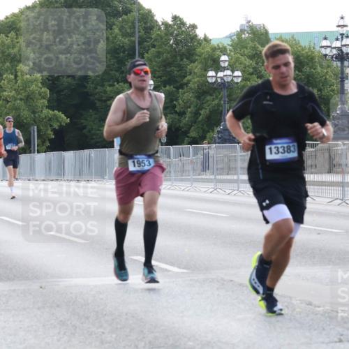 29.06.2025 - hella hamburg halbmarathon Lena Gebhardt http://msf.ph/oto/8426072 29.06.2025 09:43:53 Lombardsbrücke 13606, 13383, 10222, 1953, 1122, 1953, 2075, 2180, 2203, 2483, 3189, 3379, 5308, 7231, 7380, 8318, 8376, 9047, 9804, 10222, 10351, 11150, 13383, 13606, 13941, 15023, 15136, 17040, 17893, 18763, 18832 meine-sportfotos.de