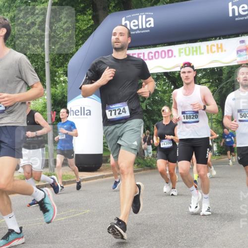 29.06.2025 - hella hamburg halbmarathon KatJ http://msf.ph/oto/8426081 29.06.2025 10:39:31 Zwischen KM18-KM19 2364, 2396, 3426, 4558, 4814, 4839, 5032, 5116, 5482, 5607, 6562, 6657, 7724, 7732, 8661, 8710, 8720 meine-sportfotos.de