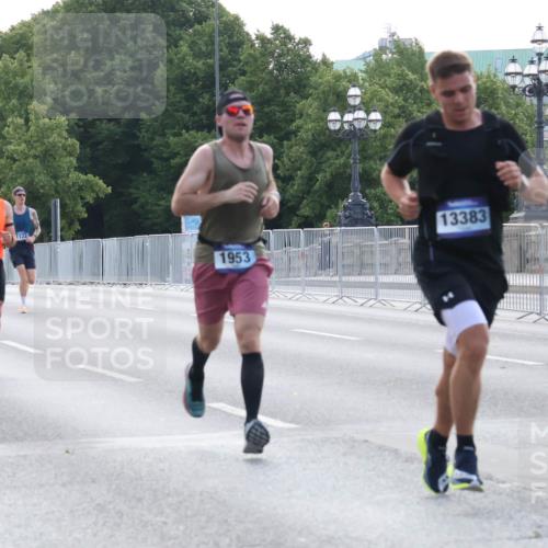 29.06.2025 - hella hamburg halbmarathon Lena Gebhardt http://msf.ph/oto/8426100 29.06.2025 09:43:54 Lombardsbrücke 13606, 10222, 1122, 13383, 1953, 1122, 1953, 2075, 2180, 2203, 2483, 3189, 3379, 5308, 7231, 7380, 8318, 8376, 9047, 9804, 10222, 10351, 11150, 13383, 13606, 13941, 15023, 15136, 17040, 17893, 18763, 18832 meine-sportfotos.de
