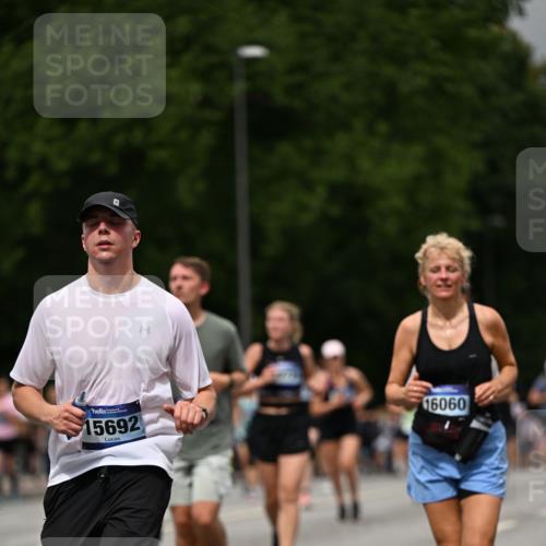 29.06.2025 - hella hamburg halbmarathon Dr. Thomas Lammeyer http://msf.ph/oto/8426107 29.06.2025 10:50:18 Kennedybrücke 1060, 1085, 1421, 1426, 1465, 1854, 2217, 2657, 2664, 2954, 2965, 3357, 3377, 4099, 4102, 4119, 4223, 4224, 4820, 5108, 5703, 5914, 6393, 6763, 6788, 6980, 7303, 7530, 7983, 10812, 11119, 11332, 11393 meine-sportfotos.de