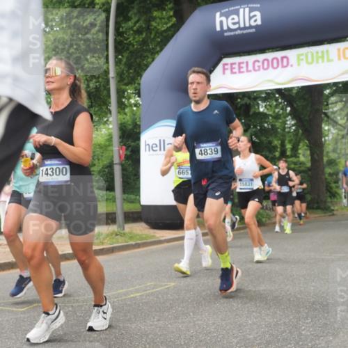 29.06.2025 - hella hamburg halbmarathon KatJ http://msf.ph/oto/8426124 29.06.2025 10:39:32 Zwischen KM18-KM19 2364, 2396, 4558, 4814, 4839, 5032, 5482, 6562, 6657, 7178, 7724, 7732, 8661, 8710, 8720 meine-sportfotos.de