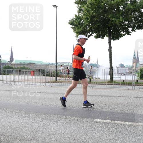 29.06.2025 - hella hamburg halbmarathon Lena Gebhardt http://msf.ph/oto/8426143 29.06.2025 10:28:56 Lombardsbrücke 1518, 1557, 1869, 2688, 3717, 4161, 4362, 4700, 4834, 4982, 5167, 5249, 5250, 5718, 5903, 5939, 6102, 6345, 6418, 7169, 7980, 8048, 8560, 9642, 9716, 9855, 10068, 10198, 10434, 12099, 12404, 12442, 13090, 14205, 15143, 15256, 15452, 15453, 15952, 15955, 16125, 16643, 16673, 18293 meine-sportfotos.de