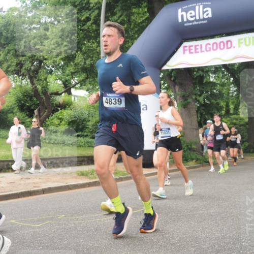 29.06.2025 - hella hamburg halbmarathon KatJ http://msf.ph/oto/8426154 29.06.2025 10:39:33 Zwischen KM18-KM19 2364, 2396, 4814, 4839, 5032, 5482, 6562, 6657, 7178, 7724, 7732, 8172, 8661, 8710, 8720 meine-sportfotos.de