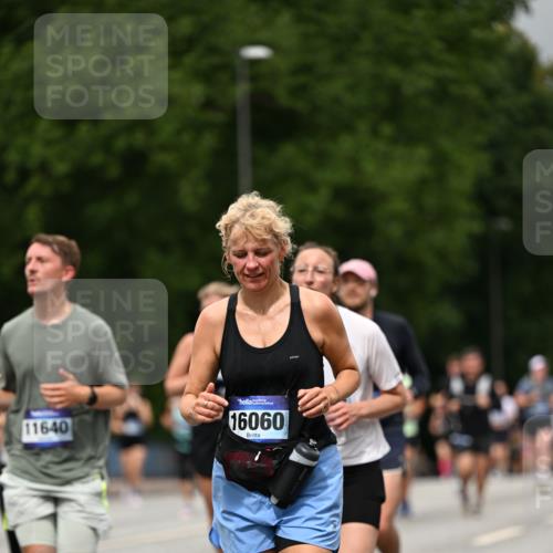 29.06.2025 - hella hamburg halbmarathon Dr. Thomas Lammeyer http://msf.ph/oto/8426156 29.06.2025 10:50:19 Kennedybrücke 1060, 1085, 1421, 1426, 1465, 1854, 2008, 2217, 2657, 2664, 2965, 3357, 3377, 4099, 4102, 4119, 4223, 4224, 4820, 5108, 5703, 5914, 6393, 6763, 6788, 6980, 7303, 7530, 7983, 10812, 11119, 11332, 11393 meine-sportfotos.de