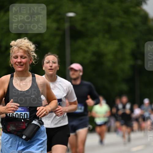 29.06.2025 - hella hamburg halbmarathon Dr. Thomas Lammeyer http://msf.ph/oto/8426200 29.06.2025 10:50:20 Kennedybrücke 1060, 1085, 1421, 1426, 1465, 1854, 2008, 2217, 2657, 2664, 2965, 3357, 3377, 4099, 4102, 4119, 4223, 4224, 4820, 5044, 5703, 5914, 6393, 6763, 6788, 6980, 7303, 7530, 7983, 10812, 11119, 11332, 11393 meine-sportfotos.de