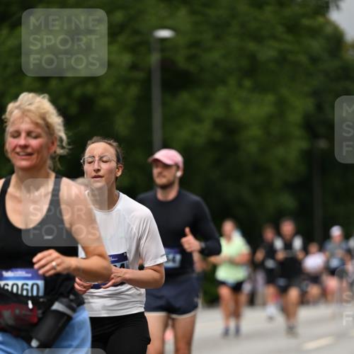 29.06.2025 - hella hamburg halbmarathon Dr. Thomas Lammeyer http://msf.ph/oto/8426209 29.06.2025 10:50:20 Kennedybrücke 1060, 1085, 1421, 1426, 1465, 1854, 2008, 2217, 2657, 2664, 2965, 3357, 3377, 4099, 4102, 4119, 4223, 4224, 4820, 5044, 5703, 5914, 6393, 6763, 6788, 6980, 7303, 7530, 7983, 10812, 11119, 11332, 11393 meine-sportfotos.de