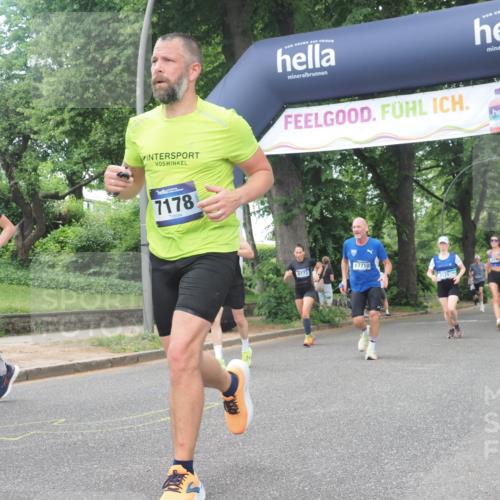 29.06.2025 - hella hamburg halbmarathon KatJ http://msf.ph/oto/8426263 29.06.2025 10:39:34 Zwischen KM18-KM19 2364, 4121, 4814, 4839, 5032, 5482, 6562, 6657, 7178, 7724, 7732, 8172, 8661, 8710, 8720 meine-sportfotos.de