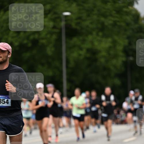 29.06.2025 - hella hamburg halbmarathon Dr. Thomas Lammeyer http://msf.ph/oto/8426271 29.06.2025 10:50:22 Kennedybrücke 1060, 1085, 1421, 1426, 1465, 1854, 1983, 2008, 2217, 2657, 2664, 2965, 3357, 3377, 4099, 4102, 4119, 4223, 4224, 5044, 5914, 6393, 6763, 6788, 6980, 7303, 7530, 7983, 10812, 11119, 11393 meine-sportfotos.de