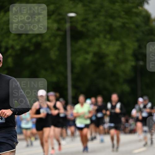 29.06.2025 - hella hamburg halbmarathon Dr. Thomas Lammeyer http://msf.ph/oto/8426275 29.06.2025 10:50:22 Kennedybrücke 1060, 1085, 1421, 1426, 1465, 1854, 1983, 2008, 2217, 2657, 2664, 2965, 3357, 3377, 4099, 4102, 4119, 4223, 4224, 5044, 5914, 6393, 6763, 6788, 6980, 7303, 7530, 7983, 10812, 11119, 11393 meine-sportfotos.de