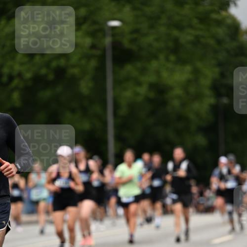 29.06.2025 - hella hamburg halbmarathon Dr. Thomas Lammeyer http://msf.ph/oto/8426279 29.06.2025 10:50:22 Kennedybrücke 1060, 1085, 1421, 1426, 1465, 1854, 1983, 2008, 2217, 2657, 2664, 2965, 3357, 3377, 4099, 4102, 4119, 4223, 4224, 5044, 5914, 6393, 6763, 6788, 6980, 7303, 7530, 7983, 10812, 11119, 11393 meine-sportfotos.de