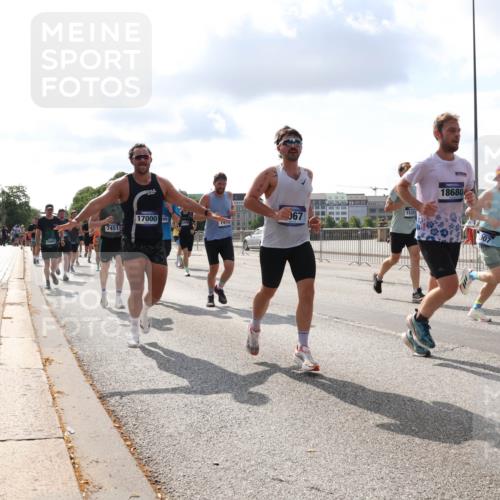 29.06.2025 - hella hamburg halbmarathon Lena Gebhardt http://msf.ph/oto/8426304 29.06.2025 09:52:37 Lombardsbrücke 1530, 17000, 99, 067, 7451, 18680, 007, 18632, 1057, 1070, 1139, 1163, 1169, 1176, 1220, 1415, 1468, 1512, 1604, 1613, 1631, 1782, 2189, 2233, 3098, 3109, 3124, 3305, 3618, 3852, 4080, 4277, 4497, 4565, 4691, 4871, 4915, 4933, 5007, 5011, 5476, 5477, 5682, 6373, 6550, 6711, 7067, 7191, 7325, 7432, 7451, 7599, 7843, 7865, 7961, 8467, 8852, 9348, 9444, 9547, 10493, 10741, 10796, 11062, 11495, 11679, 11779, 11821, 12046, 12772, 13403, 13614, 13728, 14257 meine-sportfotos.de