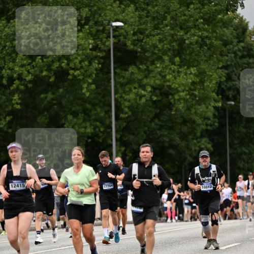 29.06.2025 - hella hamburg halbmarathon Dr. Thomas Lammeyer http://msf.ph/oto/8426361 29.06.2025 10:50:25 Kennedybrücke 1060, 1421, 1426, 1465, 1695, 1854, 1983, 2008, 2217, 2398, 2657, 2917, 2965, 4099, 4102, 4119, 4223, 4224, 5044, 5914, 6393, 6788, 6980, 7303, 7530, 7983, 10367, 10812, 11393 meine-sportfotos.de