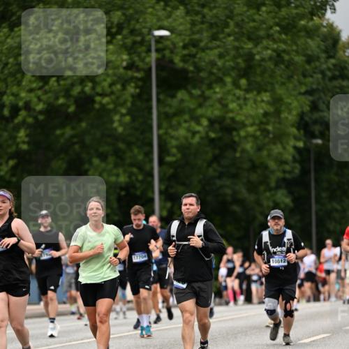 29.06.2025 - hella hamburg halbmarathon Dr. Thomas Lammeyer http://msf.ph/oto/8426378 29.06.2025 10:50:25 Kennedybrücke 1060, 1421, 1426, 1465, 1695, 1854, 1983, 2008, 2217, 2398, 2657, 2917, 2965, 4099, 4102, 4119, 4223, 4224, 5044, 5914, 6393, 6788, 6980, 7303, 7530, 7983, 10367, 10812, 11393 meine-sportfotos.de