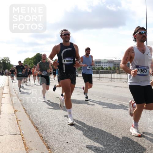 29.06.2025 - hella hamburg halbmarathon Lena Gebhardt http://msf.ph/oto/8426394 29.06.2025 09:52:38 Lombardsbrücke 7451, 17000, 1415, 7067, 1530, 1070, 1139, 1163, 1169, 1176, 1220, 1415, 1468, 1512, 1604, 1613, 1631, 1782, 2189, 2233, 3098, 3109, 3124, 3305, 3618, 3852, 4080, 4277, 4497, 4565, 4691, 4871, 4915, 4933, 5007, 5011, 5476, 5477, 5682, 6373, 6550, 6711, 7067, 7191, 7325, 7432, 7451, 7599, 7843, 7865, 7961, 8467, 8852, 9348, 9444, 9547, 10493, 10741, 10796, 11062, 11495, 11679, 11779, 11821, 12046, 12772, 13403, 13614, 13728, 14257 meine-sportfotos.de