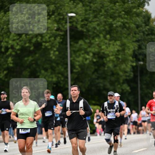 29.06.2025 - hella hamburg halbmarathon Dr. Thomas Lammeyer http://msf.ph/oto/8426402 29.06.2025 10:50:26 Kennedybrücke 1060, 1421, 1426, 1465, 1695, 1854, 1983, 2008, 2217, 2398, 2917, 2965, 4099, 4102, 4223, 4224, 5044, 5914, 6393, 6788, 6980, 7303, 7530, 7983, 10367, 10812, 11393 meine-sportfotos.de