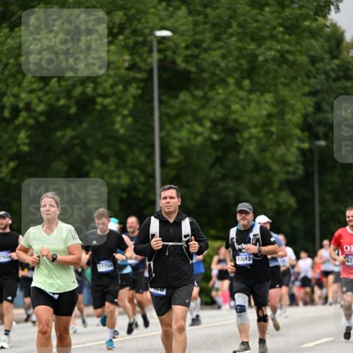 29.06.2025 - hella hamburg halbmarathon Dr. Thomas Lammeyer http://msf.ph/oto/8426405 29.06.2025 10:50:26 Kennedybrücke 1060, 1421, 1426, 1465, 1695, 1854, 1983, 2008, 2217, 2398, 2917, 2965, 4099, 4102, 4223, 4224, 5044, 5914, 6393, 6788, 6980, 7303, 7530, 7983, 10367, 10812, 11393 meine-sportfotos.de