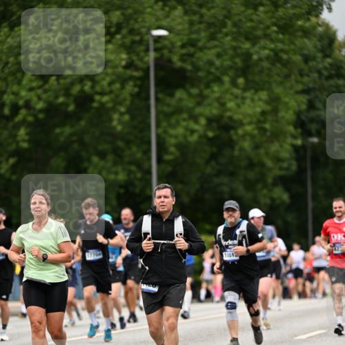 29.06.2025 - hella hamburg halbmarathon Dr. Thomas Lammeyer http://msf.ph/oto/8426410 29.06.2025 10:50:26 Kennedybrücke 1060, 1421, 1426, 1465, 1695, 1854, 1983, 2008, 2217, 2398, 2917, 2965, 4099, 4102, 4223, 4224, 5044, 5914, 6393, 6788, 6980, 7303, 7530, 7983, 10367, 10812, 11393 meine-sportfotos.de