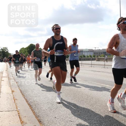 29.06.2025 - hella hamburg halbmarathon Lena Gebhardt http://msf.ph/oto/8426426 29.06.2025 09:52:38 Lombardsbrücke 7451, 17000, 1415, 67, 1530, 1070, 1139, 1163, 1169, 1176, 1220, 1415, 1468, 1512, 1604, 1613, 1631, 1782, 2189, 2233, 3098, 3109, 3124, 3305, 3618, 3852, 4080, 4277, 4497, 4565, 4691, 4871, 4915, 4933, 5007, 5011, 5476, 5477, 5682, 6373, 6550, 6711, 7067, 7191, 7325, 7432, 7451, 7599, 7843, 7865, 7961, 8467, 8852, 9348, 9444, 9547, 10493, 10741, 10796, 11062, 11495, 11679, 11779, 11821, 12046, 12772, 13403, 13614, 13728, 14257 meine-sportfotos.de
