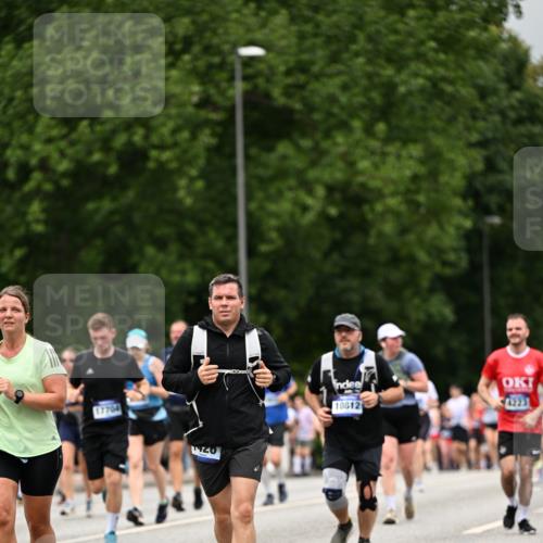 29.06.2025 - hella hamburg halbmarathon Dr. Thomas Lammeyer http://msf.ph/oto/8426429 29.06.2025 10:50:26 Kennedybrücke 1060, 1421, 1426, 1465, 1695, 1854, 1983, 2008, 2217, 2398, 2917, 2965, 4099, 4102, 4223, 4224, 5044, 5914, 6393, 6788, 6980, 7303, 7530, 7983, 10367, 10812, 11393 meine-sportfotos.de