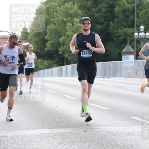 29.06.2025 - hella hamburg halbmarathon Lena Gebhardt http://msf.ph/oto/8426447 29.06.2025 09:43:58 Lombardsbrücke 904, 5308, 10659, 13606, 1122, 1122, 1953, 2075, 2180, 2203, 2483, 3189, 3379, 5308, 7231, 7793, 8318, 8376, 9047, 9804, 10222, 10351, 10655, 11150, 13383, 13606, 13941, 15023, 15136, 17040, 17893, 18763, 18832 meine-sportfotos.de