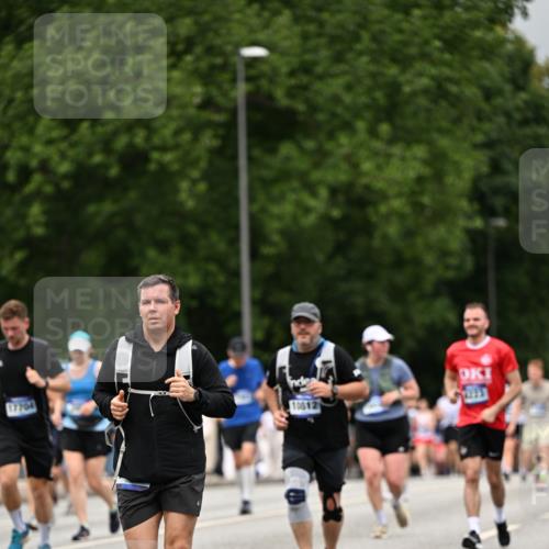 29.06.2025 - hella hamburg halbmarathon Dr. Thomas Lammeyer http://msf.ph/oto/8426457 29.06.2025 10:50:27 Kennedybrücke 1060, 1421, 1426, 1465, 1695, 1854, 1983, 2008, 2217, 2398, 2917, 2965, 4099, 4102, 4223, 4224, 5044, 5914, 6124, 6161, 6393, 6788, 6980, 7303, 7530, 7983, 10367, 10812, 11393 meine-sportfotos.de