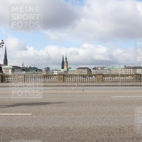 29.06.2025 - hella hamburg halbmarathon Lena Gebhardt http://msf.ph/oto/8426492 29.06.2025 08:58:58 Lombardsbrücke  meine-sportfotos.de