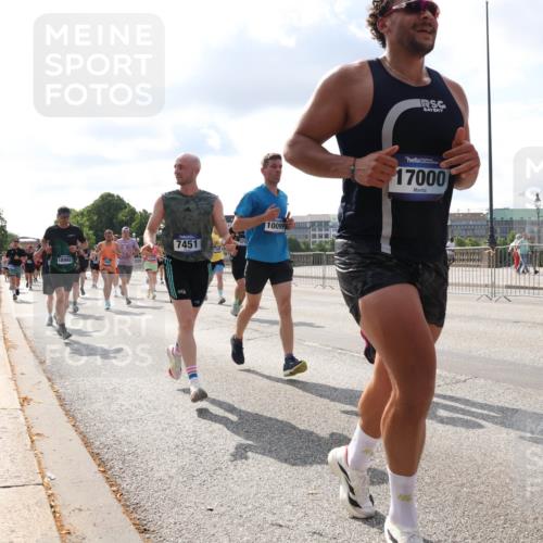29.06.2025 - hella hamburg halbmarathon Lena Gebhardt http://msf.ph/oto/8426525 29.06.2025 09:52:39 Lombardsbrücke 7451, 18982, 10099, 17000, 1070, 1139, 1163, 1169, 1176, 1220, 1415, 1468, 1512, 1604, 1613, 1631, 1782, 2189, 2233, 2788, 3098, 3109, 3124, 3305, 3618, 3852, 4080, 4277, 4497, 4565, 4691, 4871, 4915, 4933, 5007, 5011, 5476, 5477, 5682, 6373, 6550, 6711, 7067, 7191, 7325, 7432, 7451, 7599, 7843, 7865, 7961, 8467, 8852, 9348, 9444, 9547, 10493, 10741, 10796, 11062, 11495, 11679, 11779, 12046, 12772, 13403, 13614, 13728, 14257 meine-sportfotos.de