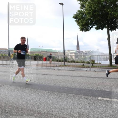 29.06.2025 - hella hamburg halbmarathon Lena Gebhardt http://msf.ph/oto/8426545 29.06.2025 10:06:34 Lombardsbrücke 18910, 1245, 1766, 1993, 4542, 4666, 4868, 5431, 5807, 5951, 6314, 6572, 6664, 7138, 8290, 8960, 9361, 9560, 10214, 10297, 10736, 10781, 10886, 12371, 13475, 13481, 13863, 14369, 14607, 15113, 15145, 15229, 15377, 15462, 15537, 15858, 16692, 16933, 17059, 17174, 17239, 17746, 18042, 18343, 18381, 18575, 18577, 18652, 18828, 18910, 18913, 18966 meine-sportfotos.de