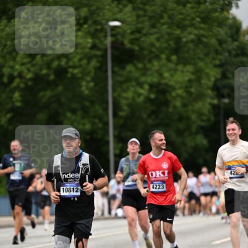 29.06.2025 - hella hamburg halbmarathon Dr. Thomas Lammeyer http://msf.ph/oto/8426562 29.06.2025 10:50:29 Kennedybrücke 1060, 1421, 1426, 1695, 1854, 1983, 2008, 2217, 2398, 2917, 2965, 3164, 4099, 4102, 4223, 4224, 5044, 5914, 6124, 6161, 6393, 6788, 6980, 7303, 7530, 7983, 10230, 10367, 10812, 11393 meine-sportfotos.de