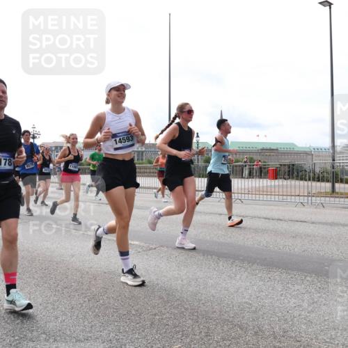 29.06.2025 - hella hamburg halbmarathon Lena Gebhardt http://msf.ph/oto/8426578 29.06.2025 10:19:24 Lombardsbrücke 11247, 178, 8575, 2812, 11081, 14593, 1145, 1332, 1534, 1708, 1718, 1755, 2017, 2096, 2311, 2357, 2441, 2589, 2795, 2802, 2812, 2895, 2993, 2995, 3026, 3105, 3118, 3446, 3631, 3678, 4108, 4110, 4170, 4562, 4570, 4722, 4845, 4979, 5034, 5035, 5080, 5098, 5123, 5178, 5323, 5429, 5449, 5849, 6194, 6249, 6444, 6477, 6482, 6542, 6736, 6939, 7143, 7252, 7836, 8537, 8575, 8761, 8778, 9252, 9270, 9272, 9652, 9756, 9757, 9856, 10037, 10039, 10124, 10129, 10540, 10816 meine-sportfotos.de