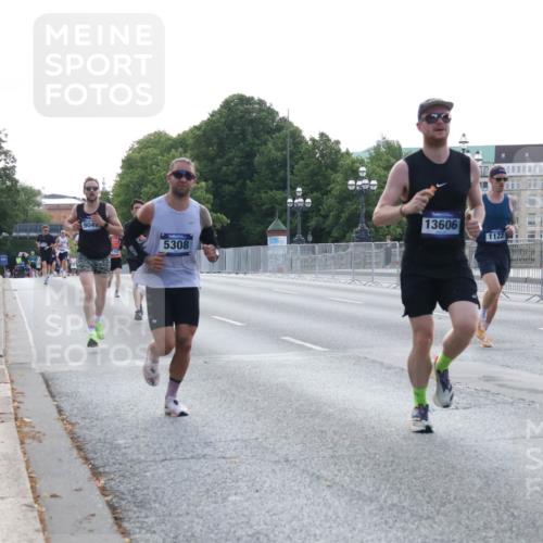 29.06.2025 - hella hamburg halbmarathon Lena Gebhardt http://msf.ph/oto/8426592 29.06.2025 09:44:00 Lombardsbrücke 904, 13606, 5308, 1122, 1953, 2075, 2180, 2203, 2483, 3189, 3379, 5308, 7231, 7793, 8318, 8376, 9047, 9804, 10222, 10351, 10655, 11150, 13383, 13606, 13941, 15023, 15136, 17040, 17893, 18763, 18832 meine-sportfotos.de