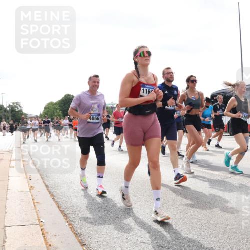 29.06.2025 - hella hamburg halbmarathon Lena Gebhardt http://msf.ph/oto/8426594 29.06.2025 10:43:31 Lombardsbrücke 4056, 116, 8408, 3329, 1023, 1149, 1155, 1310, 1400, 1467, 1788, 1816, 1878, 2103, 2158, 2267, 2361, 2733, 2971, 3074, 3238, 3329, 3390, 3518, 3597, 3638, 4056, 4177, 4302, 4367, 4680, 4866, 5192, 5201, 5214, 5268, 5370, 5610, 5720, 5755, 6012, 6036, 6096, 6226, 6334, 6440, 6931, 6971, 6973, 7043, 7197, 7205, 7206, 7461, 7489, 7504, 7872, 7926, 8000, 8058, 8135, 8184, 8233, 8408, 8435, 8504, 9072, 9639, 9641, 9644, 9704, 9831, 9976, 10083, 10097, 10200, 10202 meine-sportfotos.de