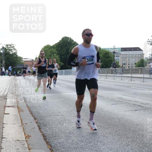 29.06.2025 - hella hamburg halbmarathon Lena Gebhardt http://msf.ph/oto/8426617 29.06.2025 09:44:01 Lombardsbrücke 308, 1122, 1122, 1953, 2075, 2180, 2203, 2483, 3189, 3379, 5308, 7231, 7793, 8318, 8376, 9047, 9804, 10222, 10351, 10655, 11150, 13383, 13606, 13941, 15023, 15136, 17040, 17893, 18763, 18832 meine-sportfotos.de