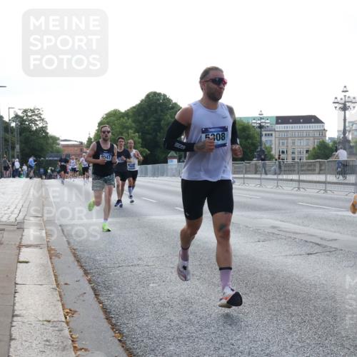 29.06.2025 - hella hamburg halbmarathon Lena Gebhardt http://msf.ph/oto/8426637 29.06.2025 09:44:02 Lombardsbrücke 9047, 5308, 1122, 1122, 1953, 2075, 2203, 2483, 3189, 3379, 5308, 7231, 7793, 8318, 8376, 9047, 9079, 9804, 10173, 10222, 10351, 10655, 11150, 13383, 13606, 13941, 15023, 15136, 17040, 17893, 18763, 18832 meine-sportfotos.de