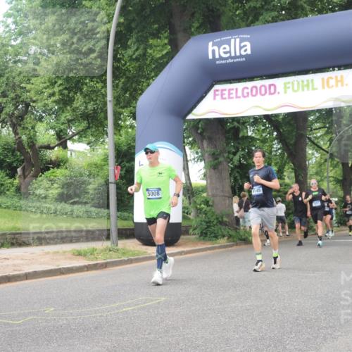 29.06.2025 - hella hamburg halbmarathon KatJ http://msf.ph/oto/8426682 29.06.2025 10:39:42 Zwischen KM18-KM19 1683, 4121, 5008 meine-sportfotos.de