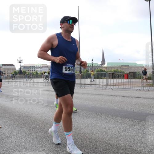 29.06.2025 - hella hamburg halbmarathon Lena Gebhardt http://msf.ph/oto/8426695 29.06.2025 10:06:35 Lombardsbrücke 10297, 9560, 1245, 1766, 1993, 4666, 4868, 5431, 5807, 5951, 6314, 6572, 6664, 7138, 8290, 8960, 9361, 9560, 10214, 10297, 10736, 10781, 10886, 12371, 13475, 13481, 13863, 14369, 14607, 15113, 15145, 15229, 15377, 15462, 15537, 15858, 16692, 16933, 17059, 17174, 17239, 17746, 18042, 18343, 18381, 18575, 18577, 18652, 18828, 18910, 18913, 18966 meine-sportfotos.de