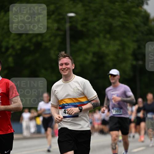 29.06.2025 - hella hamburg halbmarathon Dr. Thomas Lammeyer http://msf.ph/oto/8426696 29.06.2025 10:50:33 Kennedybrücke 1421, 1426, 1695, 1854, 1983, 2008, 2217, 2398, 2917, 3160, 3164, 4099, 4102, 4223, 4224, 5044, 6124, 6161, 6788, 7303, 7530, 7983, 8477, 9243, 10230, 10367, 10812, 11393 meine-sportfotos.de