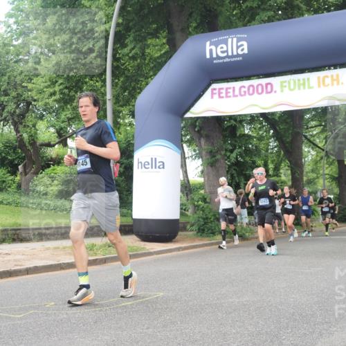 29.06.2025 - hella hamburg halbmarathon KatJ http://msf.ph/oto/8426744 29.06.2025 10:39:44 Zwischen KM18-KM19 5008, 5093, 7383 meine-sportfotos.de
