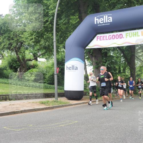 29.06.2025 - hella hamburg halbmarathon KatJ http://msf.ph/oto/8426766 29.06.2025 10:39:44 Zwischen KM18-KM19 5008, 5093, 7383 meine-sportfotos.de