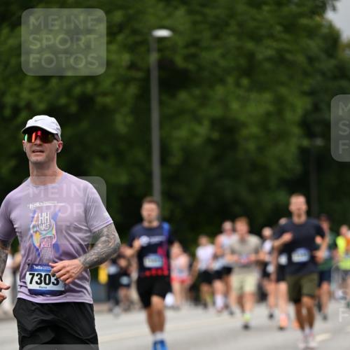 29.06.2025 - hella hamburg halbmarathon Dr. Thomas Lammeyer http://msf.ph/oto/8426797 29.06.2025 10:50:35 Kennedybrücke 1421, 1426, 1695, 1983, 2008, 2398, 2917, 3160, 3164, 4202, 4223, 4224, 4296, 4572, 5044, 6124, 6161, 6788, 7303, 7530, 7983, 8477, 9243, 10030, 10230, 10367, 10812, 11253, 11393 meine-sportfotos.de