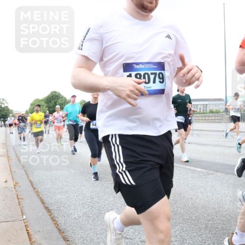 29.06.2025 - hella hamburg halbmarathon Lena Gebhardt http://msf.ph/oto/8426885 29.06.2025 10:53:42 Lombardsbrücke 94, 8079, 14065, 1805, 1017, 1340, 1687, 1709, 1744, 1753, 1789, 1900, 1906, 1984, 2065, 2079, 2372, 2409, 2429, 2854, 3055, 3079, 3226, 3557, 4195, 4595, 4801, 5428, 5430, 5562, 5815, 5856, 5857, 5964, 6039, 6041, 6044, 6192, 6273, 6306, 6913, 6996, 7039, 7068, 7483, 7537, 7611, 7614, 7876, 7890, 8189, 8212, 8414, 8515, 8906, 8924, 9077, 9456, 9503, 9531, 9572, 9685, 9764, 9771, 9785, 10043, 10175, 10490, 11390, 12193, 12219, 12700 meine-sportfotos.de