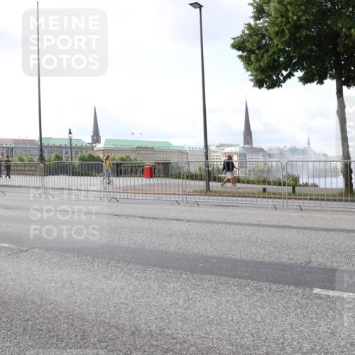29.06.2025 - hella hamburg halbmarathon Lena Gebhardt http://msf.ph/oto/8426896 29.06.2025 10:06:37 Lombardsbrücke 18652, 1245, 1766, 1993, 4666, 4868, 5431, 5807, 5951, 6314, 6572, 6664, 7138, 8290, 8960, 9361, 9560, 10214, 10297, 10736, 10781, 10886, 12371, 12418, 13475, 13481, 13863, 14369, 14607, 15113, 15145, 15377, 15462, 15537, 15858, 16692, 16933, 17059, 17174, 17239, 17746, 18042, 18343, 18381, 18575, 18577, 18652, 18828, 18910, 18913, 18966 meine-sportfotos.de