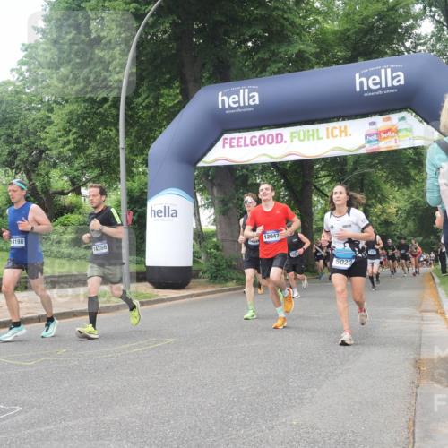29.06.2025 - hella hamburg halbmarathon KatJ http://msf.ph/oto/8426917 29.06.2025 10:39:49 Zwischen KM18-KM19 1257, 1657, 2814, 5008, 5020, 5093, 6198, 7383, 7475 meine-sportfotos.de