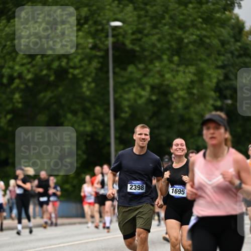 29.06.2025 - hella hamburg halbmarathon Dr. Thomas Lammeyer http://msf.ph/oto/8426927 29.06.2025 10:50:38 Kennedybrücke 1421, 1426, 1695, 1867, 1868, 1924, 1983, 2008, 2398, 2773, 2917, 3160, 3164, 4202, 4223, 4224, 4296, 4572, 5044, 6124, 6161, 7303, 7530, 8477, 9243, 9445, 10030, 10230, 10327, 10367, 10812, 11253, 11393 meine-sportfotos.de