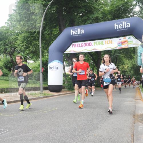 29.06.2025 - hella hamburg halbmarathon KatJ http://msf.ph/oto/8426931 29.06.2025 10:39:49 Zwischen KM18-KM19 1257, 1657, 2814, 5008, 5020, 5093, 6198, 7383, 7475 meine-sportfotos.de