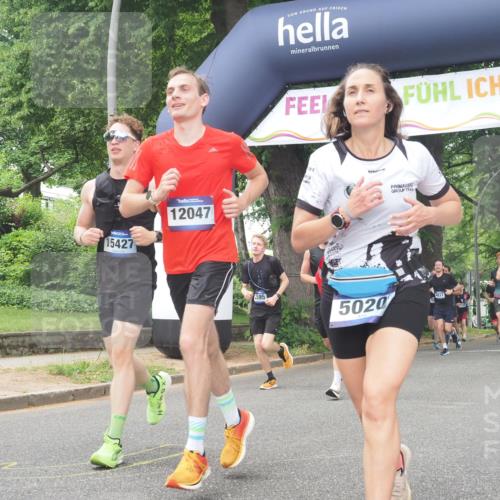 29.06.2025 - hella hamburg halbmarathon KatJ http://msf.ph/oto/8426944 29.06.2025 10:39:50 Zwischen KM18-KM19 1257, 1657, 2814, 5008, 5020, 5093, 6198, 7383, 7475 meine-sportfotos.de