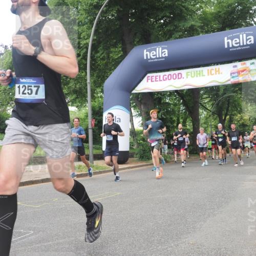 29.06.2025 - hella hamburg halbmarathon KatJ http://msf.ph/oto/8426976 29.06.2025 10:39:53 Zwischen KM18-KM19 1257, 1657, 2111, 2540, 2595, 2814, 4837, 5020, 6164, 6198, 7475 meine-sportfotos.de